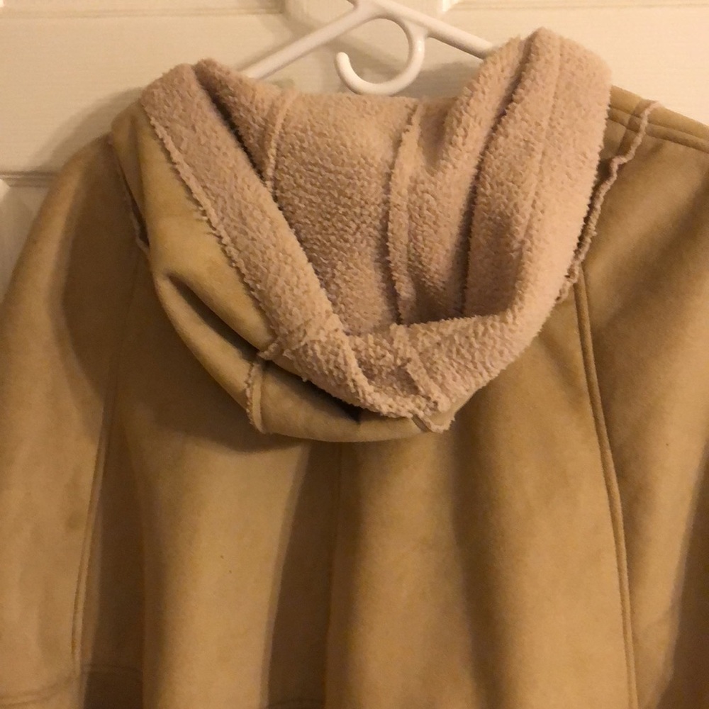 Vest jacket very cute but bought it and never wore it, it's too hot here! - Picture 3 of 5